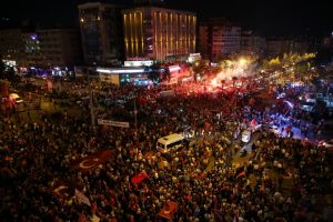 Bursa'daki Şehrek&uuml;st&uuml; Meydanı'nın ismi 15 Temmuz Demokrasi Meydanı oldu