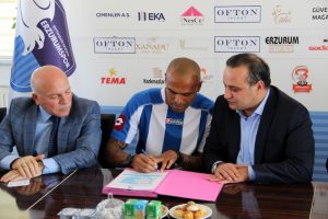Mert Nobre, B&uuml;y&uuml;kşehir Belediye Erzurumspor'a imza attı