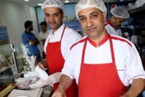 10 tankı havalimanına gitmeden durdurdu!
