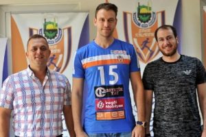 Cansın, İneg&ouml;l Belediyespor'da kaldı