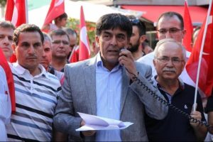 Emek&ccedil;ilerden darbe protestosu