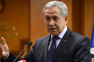 B&uuml;lent Arın&ccedil;: Silahlı ter&ouml;r &ouml;rg&uuml;t&uuml;n&uuml;n Fethullah&ccedil;ı olduğunu o gece &ouml;ğrendim, bana ahmak diyebilirsiniz