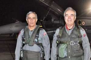 &Uuml;nal, d&uuml;ğ&uuml;nden &Ouml;zt&uuml;rk'&uuml; aradı: İkna et
