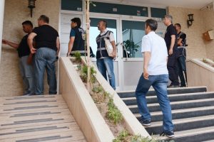 Aksaray'da 55 emniyet mensubu g&ouml;zaltına alındı