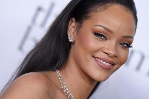 Rihanna'dan T&uuml;rkiye'ye destek geldi