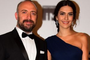 Halit Ergen&ccedil; ve Berg&uuml;zar Korel yurt dışına gitti