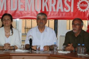 DİSK'ten "Darbe girişimi" ve "OHAL" a&ccedil;ıklaması