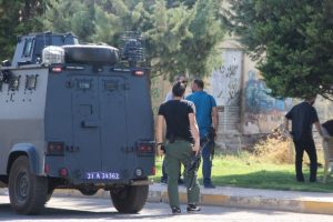 Diyarbakır'da polise silahlı saldırı
