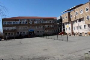 FET&Ouml;'ye ait Erzincan'daki okul ve yurtlar kapatıldı