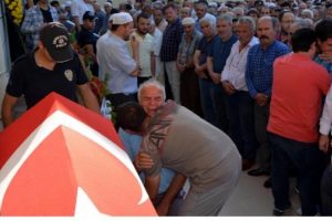 Kazada &ouml;len polis memuru toprağa verildi