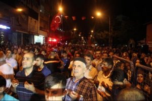 Bing&ouml;l'de darbe girişimi şehitleri i&ccedil;in 3 dilde mevlit