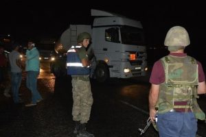 PKK'lıların bomba y&uuml;kl&uuml; kamyoneti imha edildi