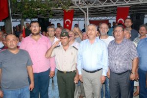 Binbaşı demokrasi y&uuml;r&uuml;y&uuml;ş&uuml;nden sonra g&ouml;zaltına alındı