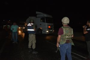 Ter&ouml;ristler karakol &ouml;n&uuml;ne 6 ton bomba y&uuml;kl&uuml; kamyonet bıraktı