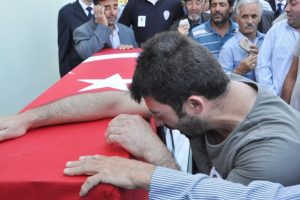 Şehit polis son yolculuğuna uğurlandı