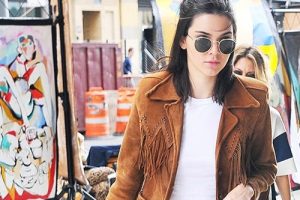 &Uuml;nl&uuml; model Kendall Jenner &uuml;zerinde servet taşıdı