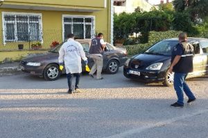 Kocaeli'de polis memuru akrabasını kurşunladı