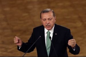 Akar ve Fidan sorusuna yanıt: Dere ge&ccedil;erken at değiştirilmez