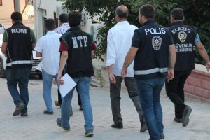 Elazığ'da 60 polis g&ouml;zaltına alındı