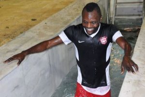 Timsah, Chibuike'nin peşinde