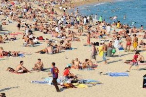 Plaj kumu '&ccedil;alan' turiste 3000 euro ceza