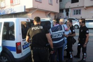 Gelin ve damat yakınlarının halay kavgası: 4 yaralı, 12 g&ouml;zaltı
