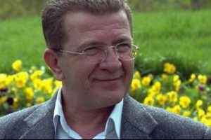 Eski milletvekili otelde intihar etti
