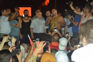 Kırkpınar'ın şampiyonu 'altın kemerle' demokrasi ş&ouml;leninde