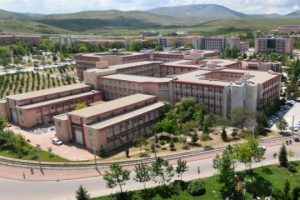 Sel&ccedil;uk &Uuml;niversitesi'nde 177 kişi a&ccedil;ığa alındı