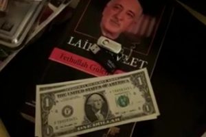 O akademisyenlerden de okunmuş dolarlar &ccedil;ıktı