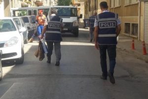 &Uuml;nl&uuml; işadamı ve kardeşi g&ouml;zaltında