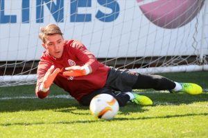 Muslera T&uuml;rk halkına &ouml;vg&uuml;ler yağdırdı