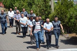 İş adamlarına FET&Ouml; operasyonu