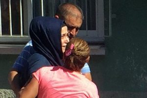 Kardeşinin şehit olduğuna inanamadı
