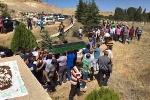 Sulama havuzunda boğulan 3 &ccedil;ocuk toprağa verildi