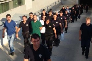 Mersin'de 9 kişi tutuklandı