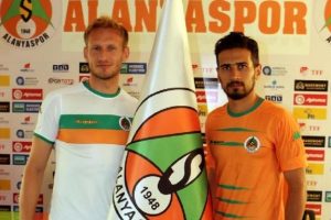Alanyaspor'da iki imza birden