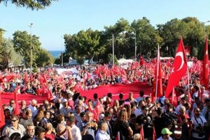Tekirdağ'da darbeye karşı dev y&uuml;r&uuml;y&uuml;ş