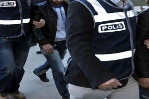 İzmir'de 17 asker tutuklandı