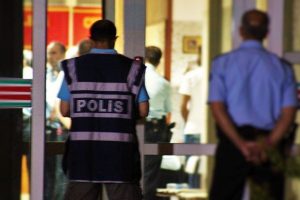 Aydın'da 15 polis memuru tutuklandı