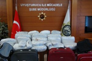 Sabiha G&ouml;k&ccedil;en'de uyuşturucu operasyonu