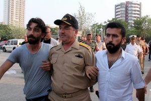 Darbeci tuğamiral 'emirleri uygulamış'