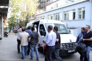 Bursa'daki FET&Ouml; operasyonunda 10 polis tutuklandı