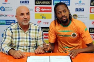Eski Fenerbah&ccedil;eli Abdoulaye Ba, Alanyaspor'da