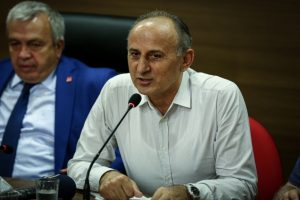 CHP'li Dursun &Ccedil;i&ccedil;ek Bursa'da konuştu: "Devletten bu vir&uuml;s, mikrop her hal&uuml;karda temizlenecek"
