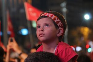 Bursa'da demokrasi n&ouml;beti devam ediyor