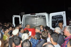 Silvan şehidinin cenazesini D&uuml;zce'de binlerce kişi karşıladı