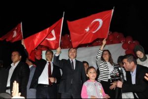 Bakan &Ouml;zl&uuml;: Rehavete kapılmayalım, uyanık olmaya devam edelim