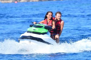Yeliz Şar ve Tolga G&uuml;le&ccedil; Bodrum'da tatilde