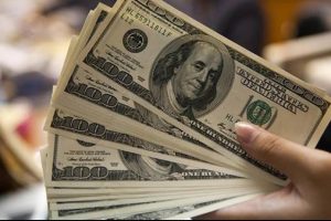 Dolar g&uuml;ne 3,04 seviyesinde başladı!